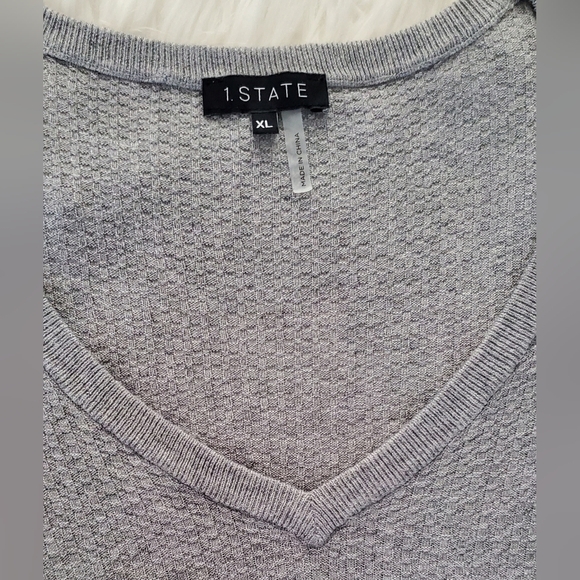 1. State Light Gray Textured V-Neck Lightweight Sweater  Bubble Sleeve Size XL - Picture 4 of 6